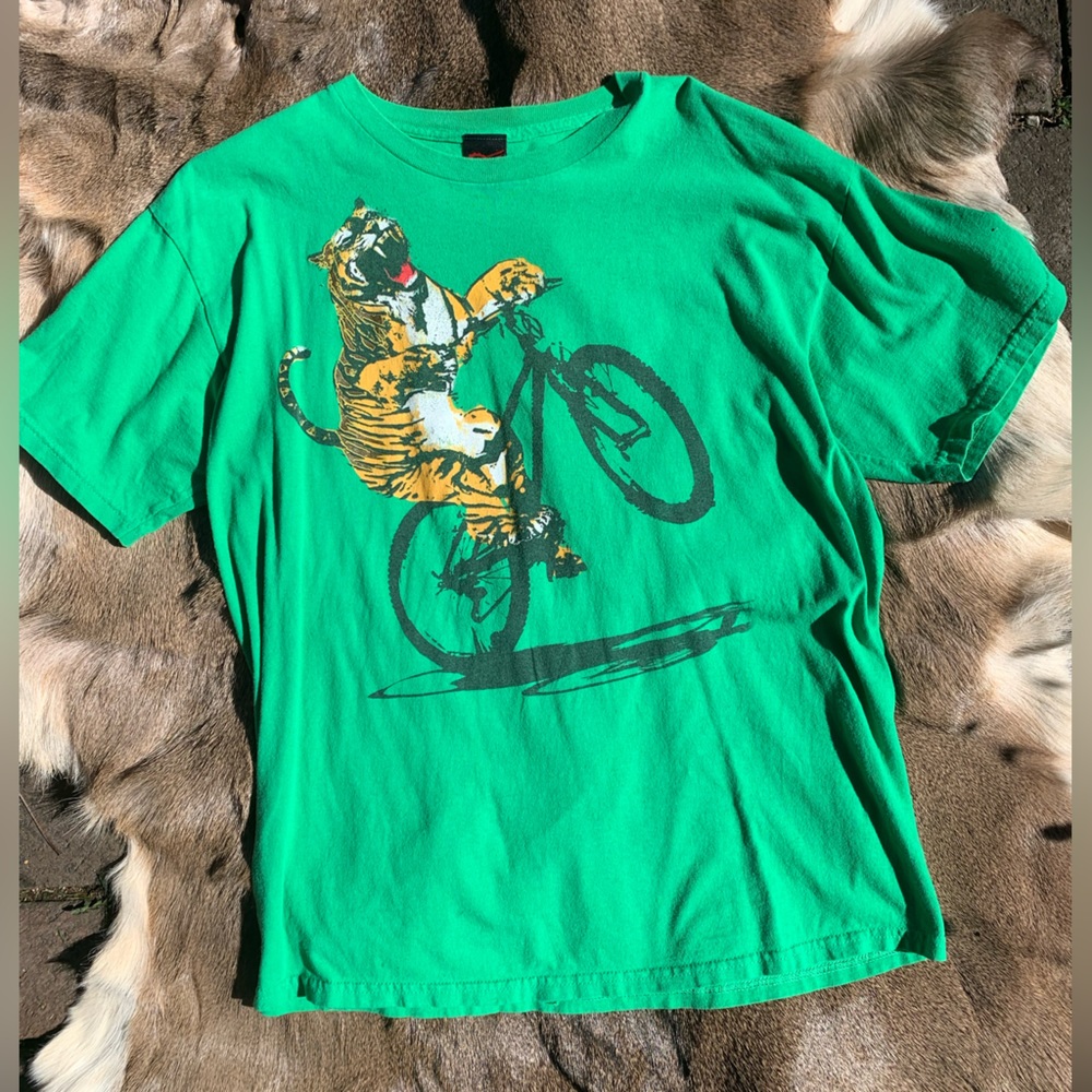 Vintage Green Tiger Tshirt!